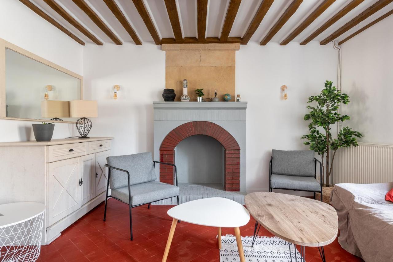 L'Escalier Rouge - Maison Renovee Avec Cour Luc-sur-Mer Dış mekan fotoğraf
